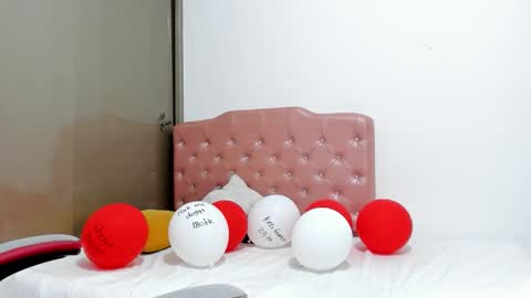 Snapshot of diosgriego3 chatting on 02-15-26, 01:52 isa y romeo online show from 02-15-26, 01:52