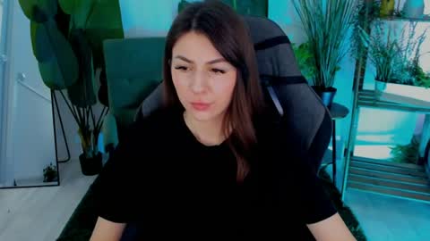 Snapshot of dirosee chatting on 07-16-26, 04:40 Di online show from 07-16-26, 04:40