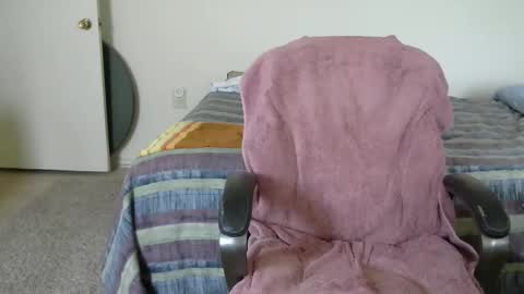 Dee online show from 03-31-26, 04:40