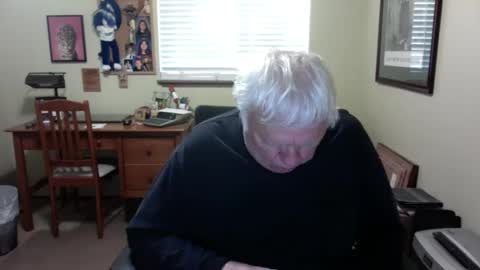 dirtrider195080438 online show from 06-11-26, 12:58