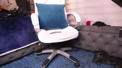 Snapshot of dirty_27cms chatting on 02-22-25, 09:15 dirty_27cms online show from 02-22-25, 09:15