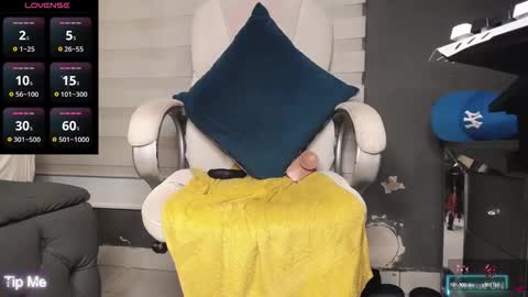 Snapshot of dirty_27cms chatting on 11-23-25, 01:05 dirty_27cms online show from 11-23-25, 01:05