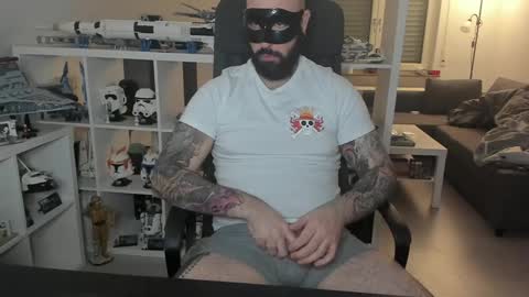 Robert online show from 01-13-25, 03:34