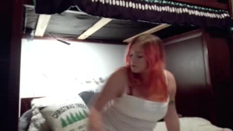 Snapshot of dirtydaisy1998 chatting on 12-15-25, 06:39 Daisy Wylde online show from 12-15-25, 06:39