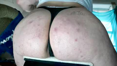 Snapshot of dirtydaisy1998 chatting on 01-06-26, 06:33 Daisy Wylde online show from 01-06-26, 06:33