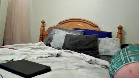 Snapshot of dirtydaisy1998 chatting on 02-25-26, 08:24 Daisy Wylde online show from 02-25-26, 08:24