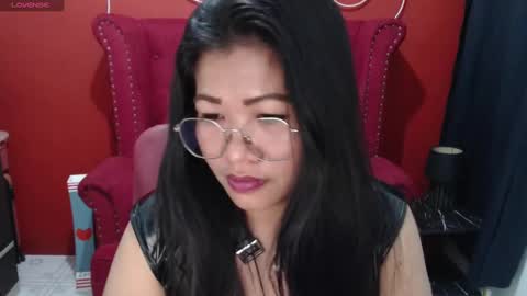 LatexQueen online show from 12-15-24, 07:31