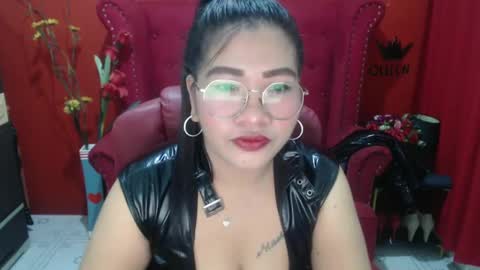 LatexQueen online show from 02-26-25, 11:20