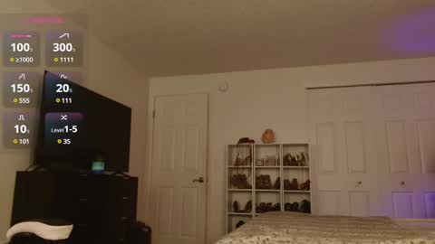 Susie   online show from 12-06-24, 02:17