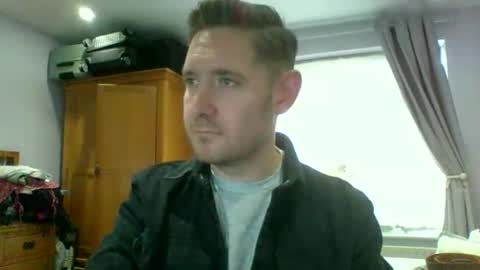 Snapshot of dirtylondon729 chatting on 01-07-26, 01:35 Exhibitionist Ben online show from 01-07-26, 01:35