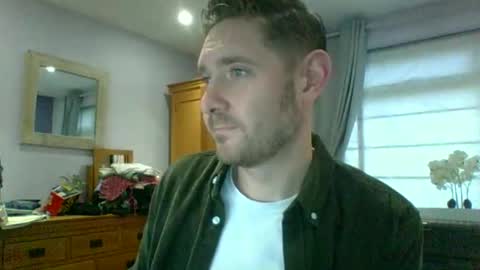 Snapshot of dirtylondon729 chatting on 01-12-26, 01:38 Exhibitionist Ben online show from 01-12-26, 01:38