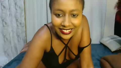 Snapshot of disah_002 chatting on 11-12-25, 10:20 disah_002 online show from 11-12-25, 10:20