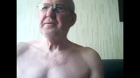 Snapshot of discovery63 chatting on 06-07-26, 09:35 discovery63 online show from 06-07-26, 09:35