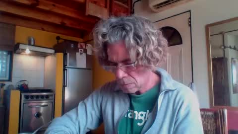 Snapshot of discretopasivo chatting on 05-30-26, 04:15 discretopasivo online show from 05-30-26, 04:15