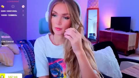 Snapshot of disney__princess chatting on 10-30-25, 03:08 JASMINE online show from 10-30-25, 03:08