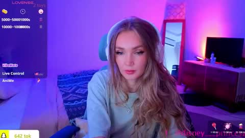 Snapshot of disney__princess chatting on 11-30-25, 09:35 JASMINE online show from 11-30-25, 09:35