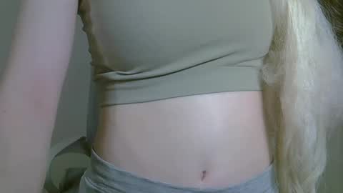 DitaMilton online show from 10-20-25, 08:42