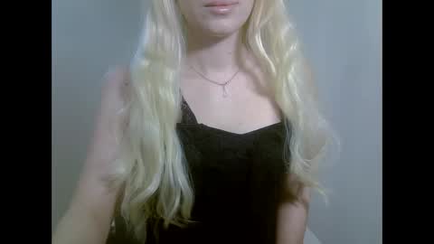 DitaMilton online show from 11-21-25, 08:40