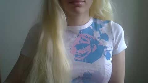 DitaMilton online show from 01-11-26, 09:58