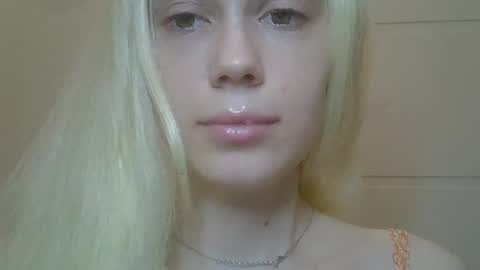 DitaReVirax online show from 04-10-26, 04:12