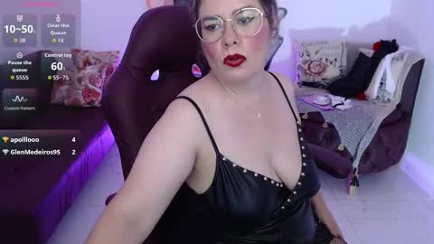 Snapshot of diva_milf chatting on 10-28-25, 11:51 Diva online show from 10-28-25, 11:51