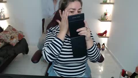Snapshot of diva_milf chatting on 04-30-26, 01:50 Diva online show from 04-30-26, 01:50