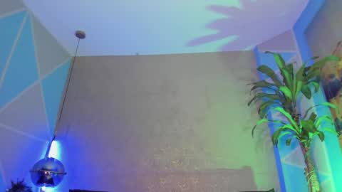 Snapshot of divaluna_ chatting on 03-31-26, 12:12 divaluna_ online show from 03-31-26, 12:12