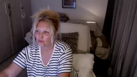 Alexxa online show from 06-12-26, 07:35