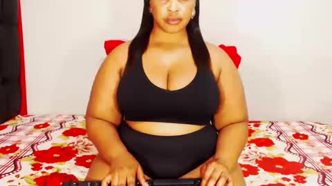 divinebooty93 online show from 11-05-25, 12:27