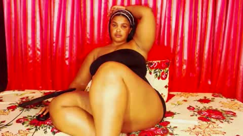 Snapshot of divinebooty93 chatting on 02-26-26, 06:23 divinebooty93 online show from 02-26-26, 06:23