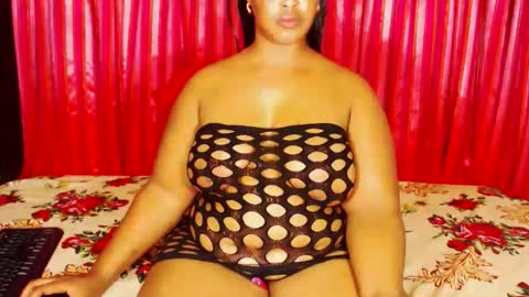 Snapshot of divinebooty93 chatting on 02-26-26, 06:29 divinebooty93 online show from 02-26-26, 06:29