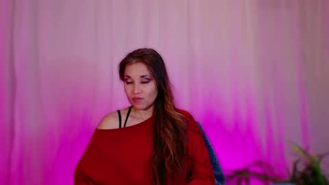 DivineLynn online show from 01-16-25, 05:23