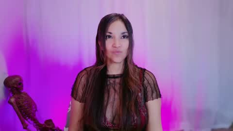 DivineLynn online show from 02-10-25, 03:42