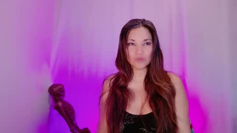 DivineLynn online show from 02-16-25, 05:48