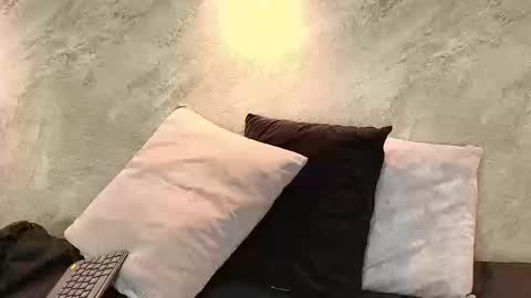 Snapshot of dixie_grey1 chatting on 09-15-25, 01:22 Sofia online show from 09-15-25, 01:22