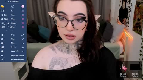 dixipixi_ online show from 01-04-25, 05:37