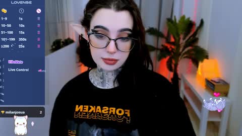 dixipixi_ online show from 02-07-25, 05:41