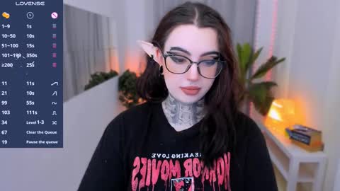 dixipixi_ online show from 02-23-25, 05:45