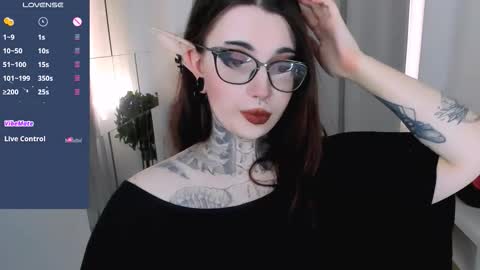 dixipixi_ online show from 09-11-25, 06:24