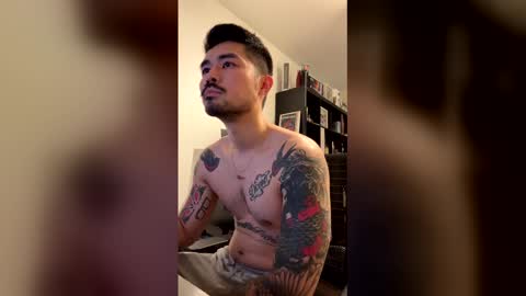 Snapshot of dixonhuang chatting on 12-21-25, 01:07 D online show from 12-21-25, 01:07