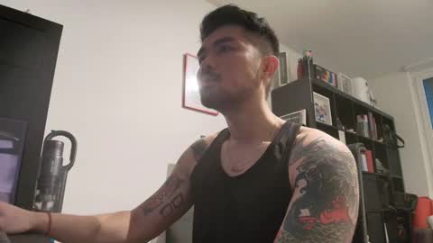 Snapshot of dixonhuang chatting on 01-12-26, 09:25 D online show from 01-12-26, 09:25