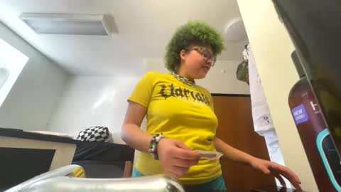 dizzinsweatyy online show from 02-24-25, 04:15