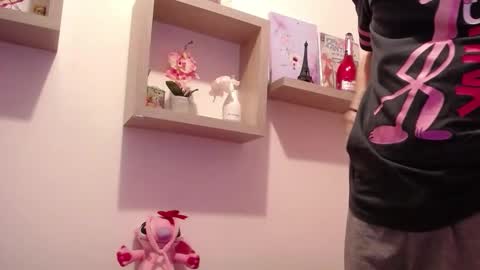 Snapshot of dlacarra chatting on 11-16-25, 10:15 David Lucky 13 online show from 11-16-25, 10:15