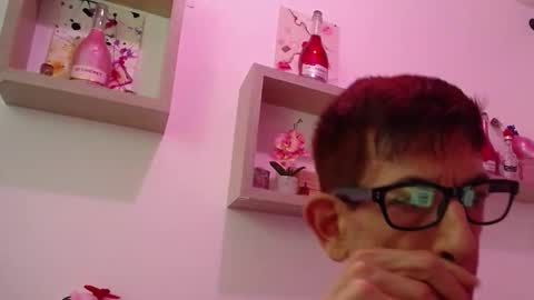 Snapshot of dlacarra chatting on 11-24-25, 12:10 David Lucky 13 online show from 11-24-25, 12:10