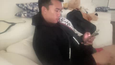 Snapshot of dlasian98 chatting on 02-14-25, 01:34 DL Asian Sissy online show from 02-14-25, 01:34