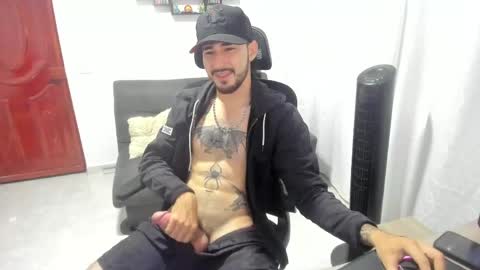 Snapshot of dmitrisanders1 chatting on 05-07-26, 01:00 Maybe in pvt online show from 05-07-26, 01:00