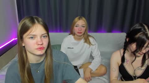 Polly and Kiriko online show from 12-08-24, 01:47