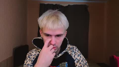 Snapshot of dobrovoritel chatting on 05-15-26, 11:39 Robert online show from 05-15-26, 11:39