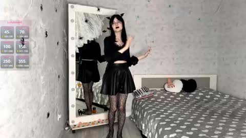 Annie PVT IS OPEN online show from 10-27-25, 09:30