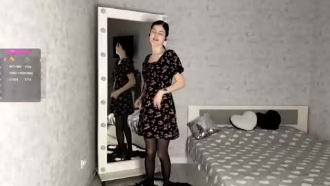 Annie PVT IS OPEN online show from 11-17-25, 09:09